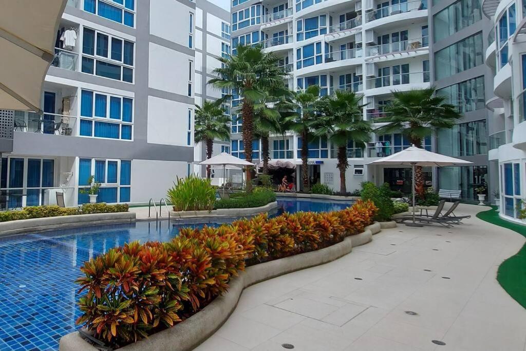 Grand Avenue Pattaya, Luxury Condo, 50sqm, Pool View