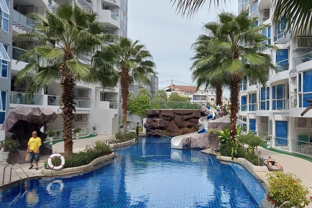 Grand Avenue Pattaya, Luxury Condo, 50sqm, Pool View *
