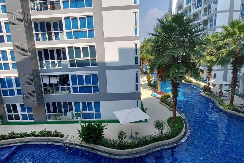 Grand Avenue Pattaya, Luxury Condo, 50sqm, Pool View Apartment Pattaya